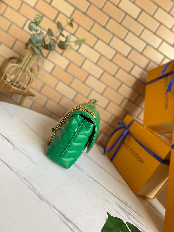 ルイヴィトンバッグ背面デザイン